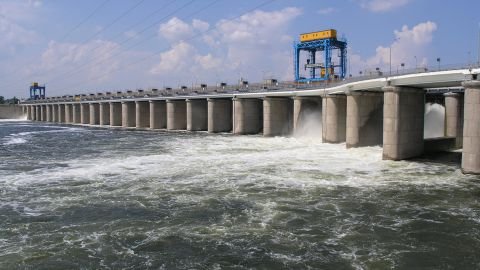 Російські війська підірвали Каховську ГЕС: що відомо