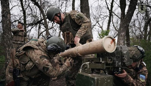 Захисники просуваються на північному та південному флангах Бахмуту, - Нацгвардія