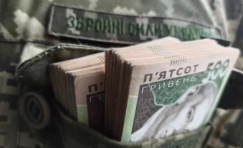 Родичі українських військових можуть отримати 100 тис. грн: хто може розраховувати