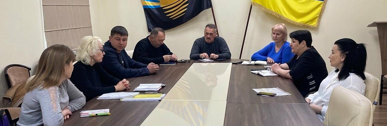 Зміни у розкладі руху соціального маршруту та проведення благоустрою в громаді: відбулась робоча нарада зі старостами