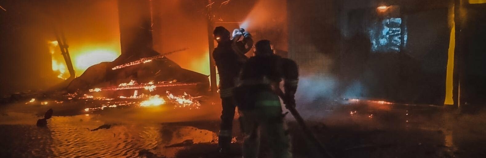 Обстріл Покровська: рятувальники близько 3 годин гасили пожежу