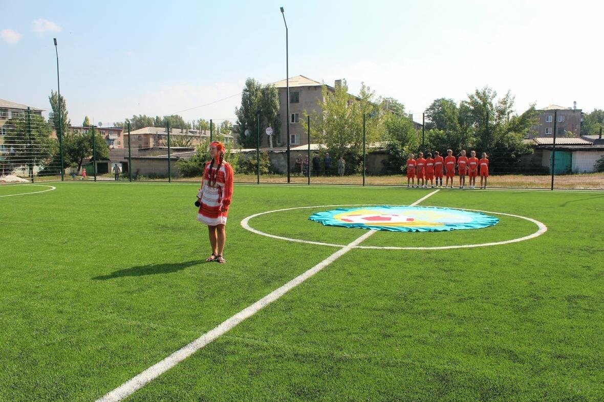 В Мирнограде торжественно открыли новое футбольное поле , фото-14 В Мирнограде торжественно открыли новое футбольное поле , фото-14