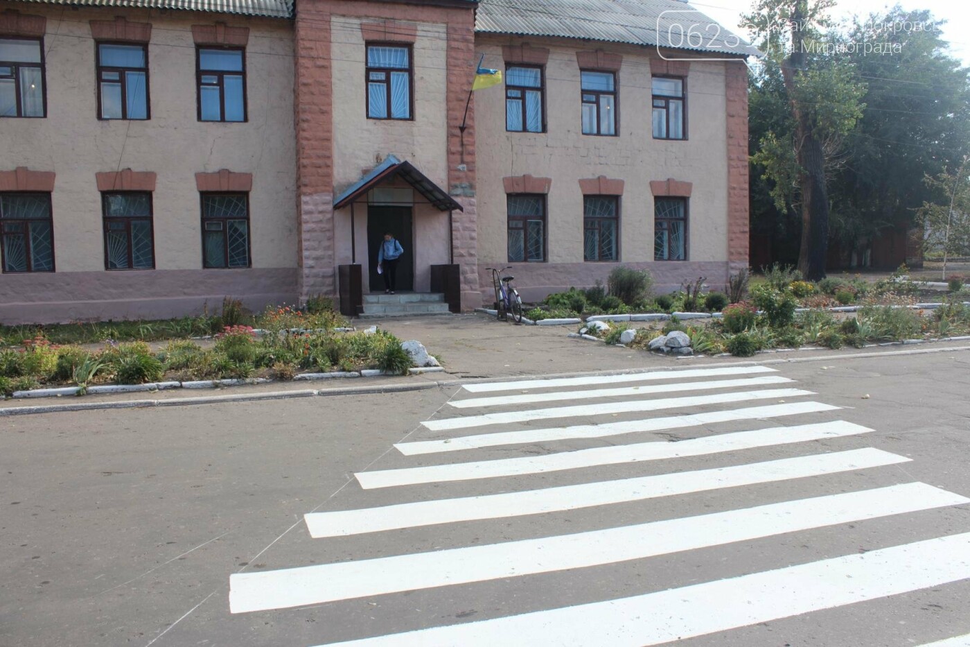 Возле музыкальной школы в Мирнограде появился пешеходный пе..., фото-1 Возле музыкальной школы в Мирнограде появился пешеходный переход , фото-1