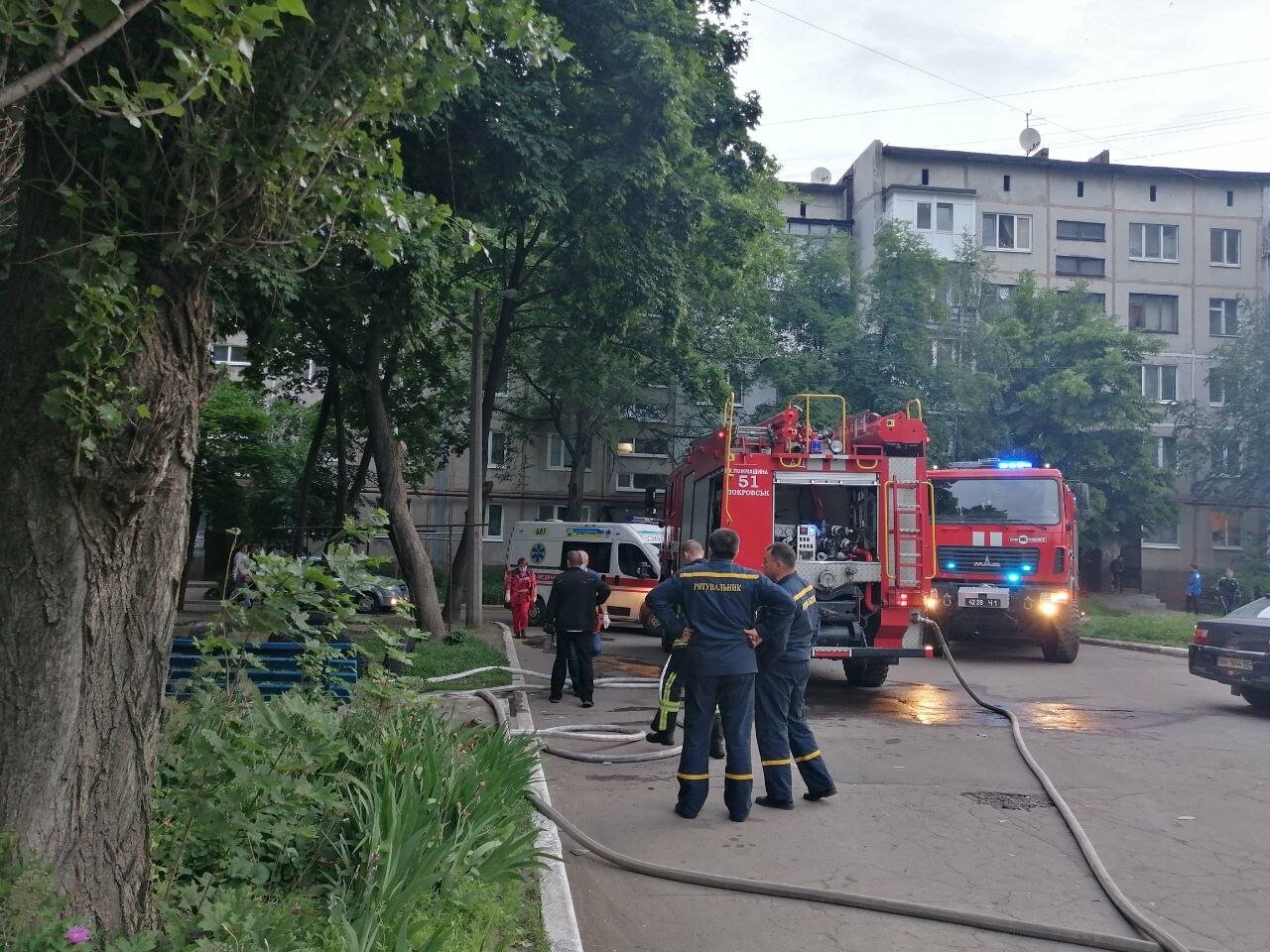 Вчера в Покровске горел балкон в пятиэтажке, фото-5