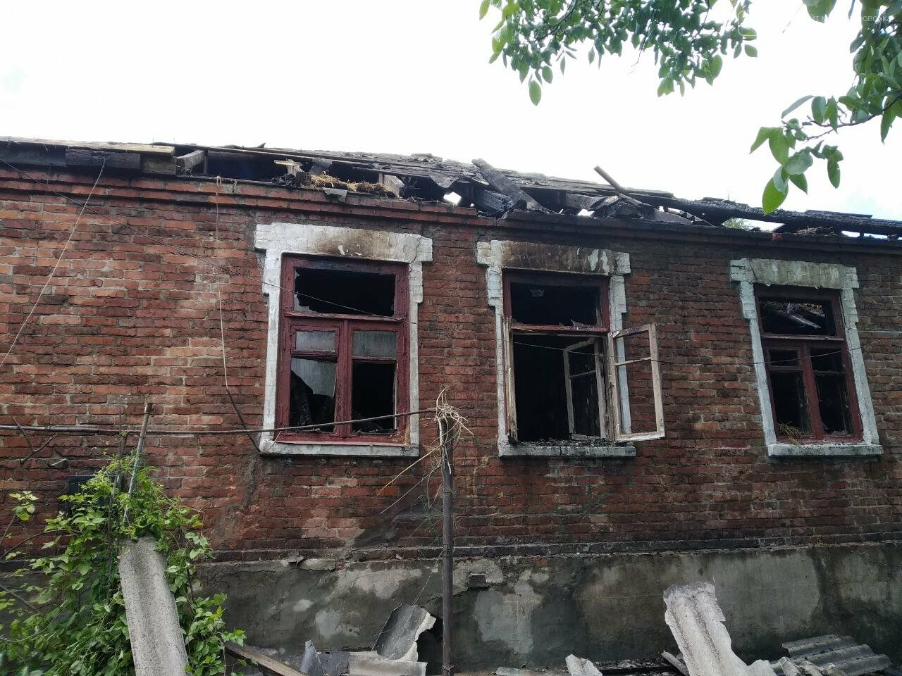 В Мирнограде горел жилой дом, фото-3