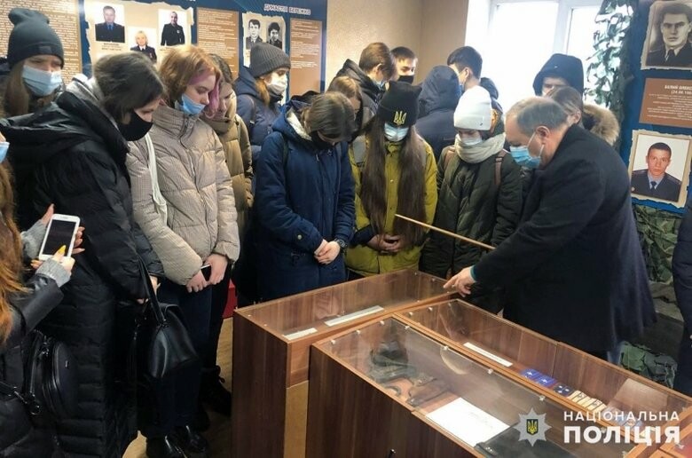 Покровські старшокласники дізнались про специфіку роботи правоохоронців
