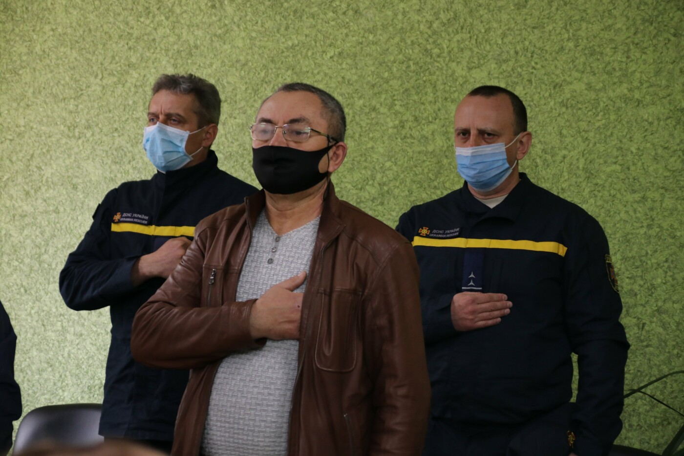 В Покровске спасателей поздравили с днём пожарной охраны 