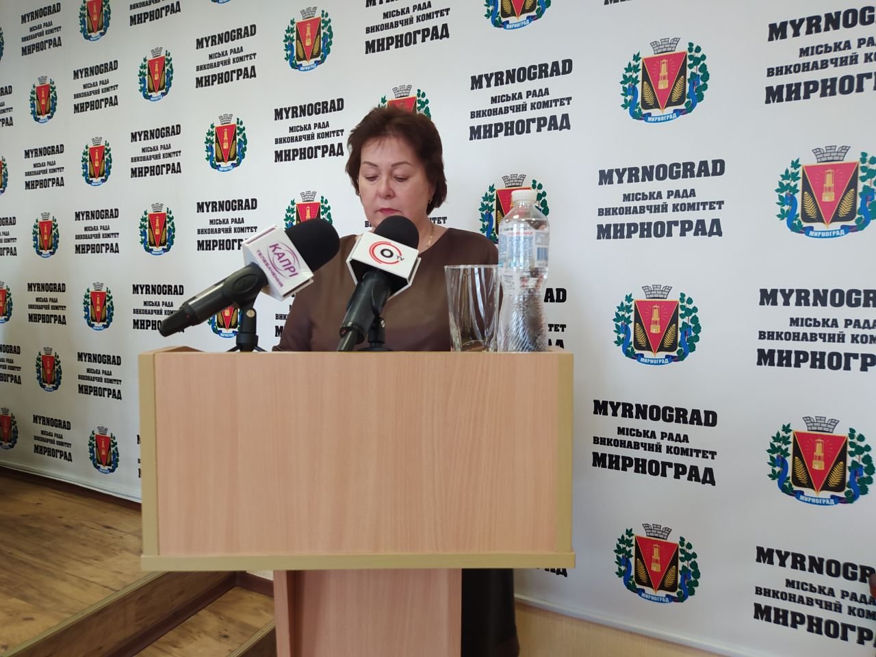 Школьники Мирнограда возвращаются за парты: какие учреждения возобновляют офлайн-обучение 