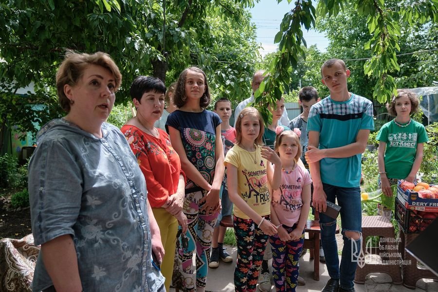 Голова Донецької ОДА відвідав три дитячі будинки сімейного типу: у Мирнограді, Костянтинівці та Дружківці.