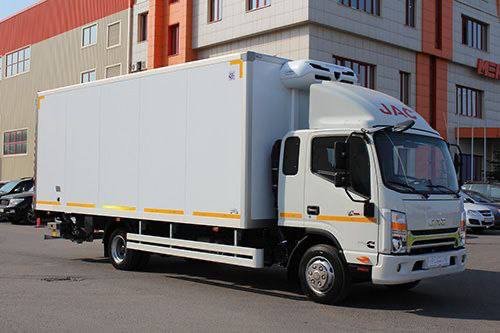 У Покровську Гуманітарний штаб шукає водіїв-власників автомобілів вантажністю 5 тонн 