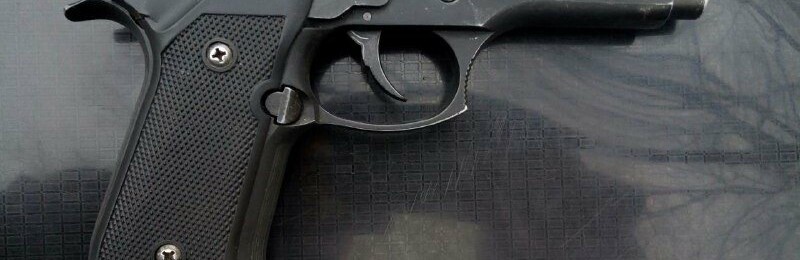 В Покровске таксист обнаружил пистолет в салоне своего авто В Покровске таксист обнаружил пистолет в салоне своего авто, Вера Карпова