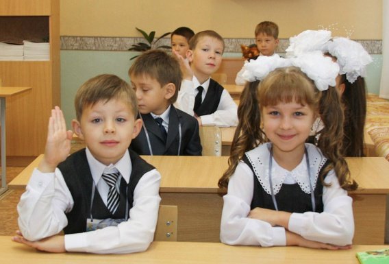 В понедельник школьники Покровска вернутся за парты