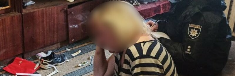 На Донеччині поліцейські притягнули до відповідальності жінку, яка не дбає про власних дітей