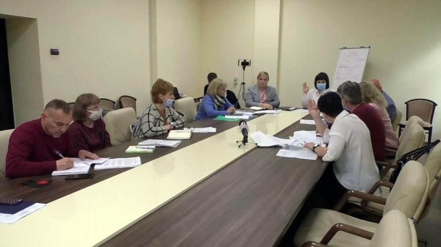 Депутати готуються до чергової сесії Покровської міської ради