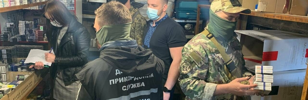 Подпольный склад сигарет на 800 тысяч гривен разоблачили в Донецкой области