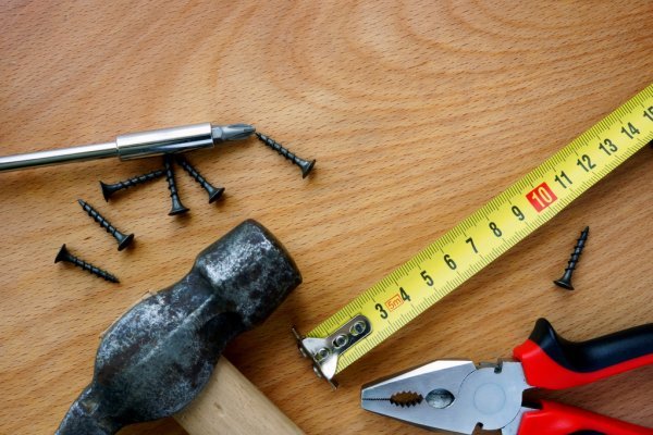 В Покровске по ул. 8 Марта ведутся ремонтные работы 