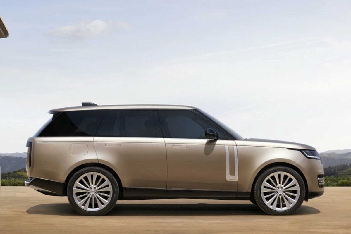 Скільки коштує новий Range Rover у 2026 році: від чого залежить ціна та як обрати оптимальну комплектацію