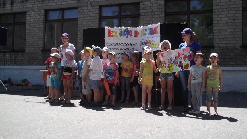 «Нести добро – значит, нести мир»: церкви Красноармейска организовали детский христианский лагерь (фото) - фото 1