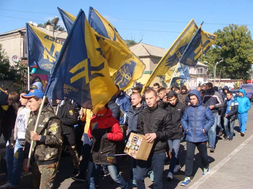 В Красноармейске состоялся патриотический марш в честь открытия центрального корпуса «АЗОВ» (фото) - фото 2