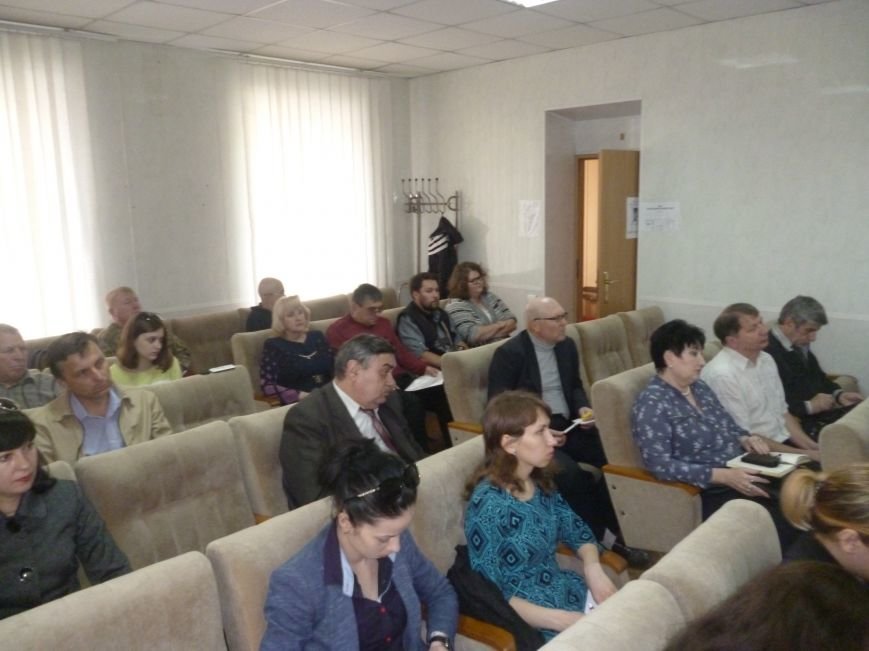 В Красноармейске в который раз пытались определить судьбу памятника Кобзарю (фото) - фото 4